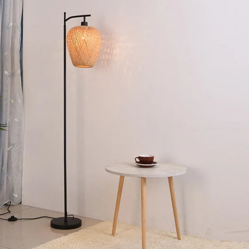 Lampadaire en rotin tressé fait main de style américain