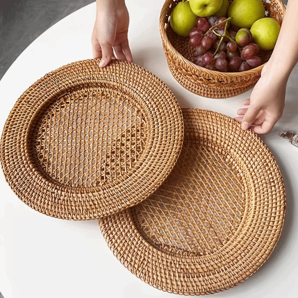Plateau rond en rotin tressé ajouré 33 cm
