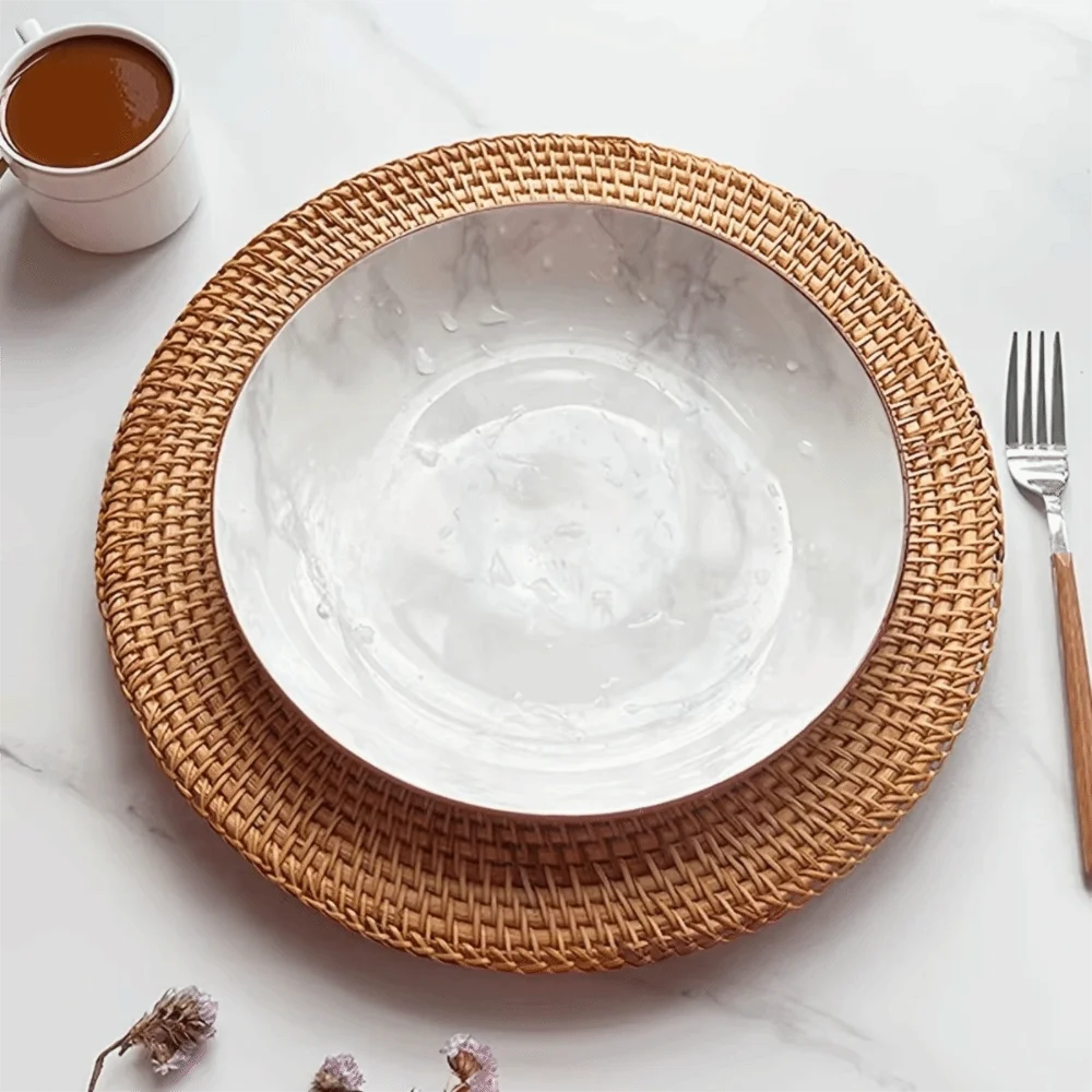 Plateau rond en rotin tressé ajouré 33 cm