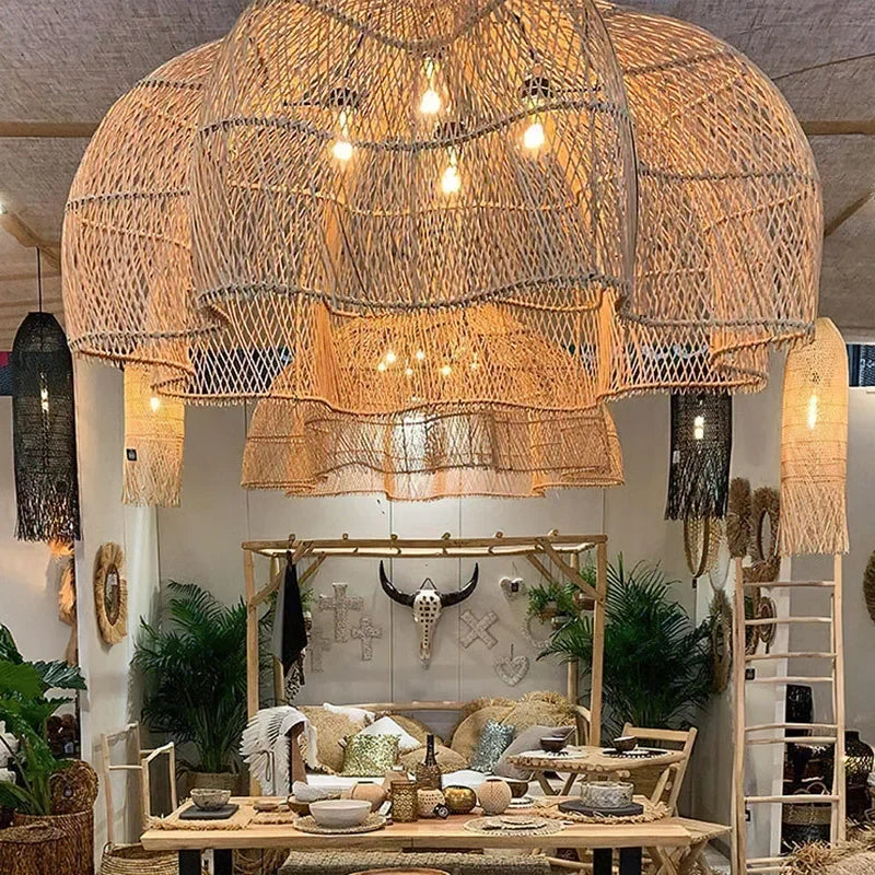 Grand lustre en bambou tressé à 3 lumières
