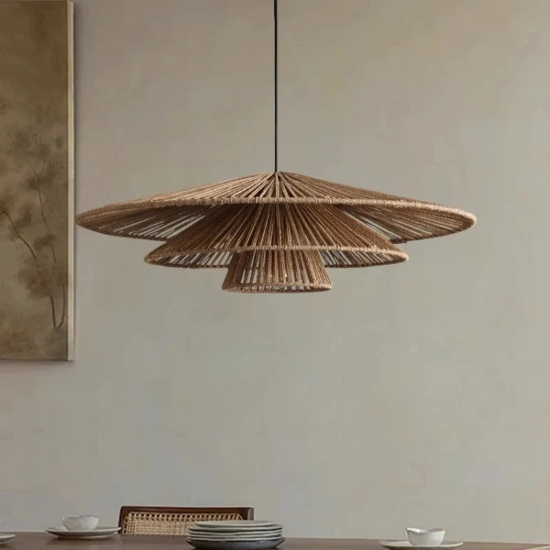 Lustre en rotin tressé wabi-sabi