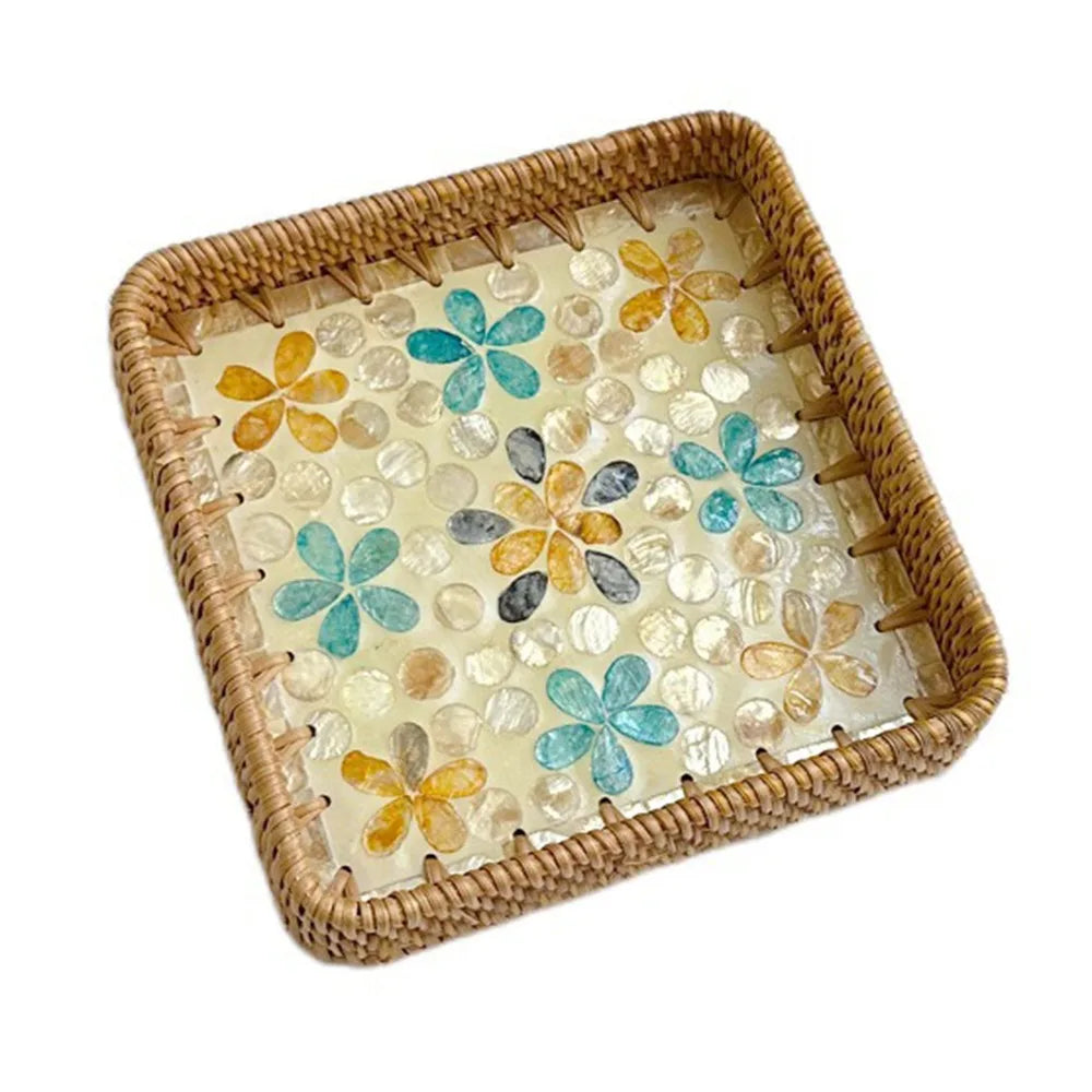 Corbeille coquillage en rotin tressé