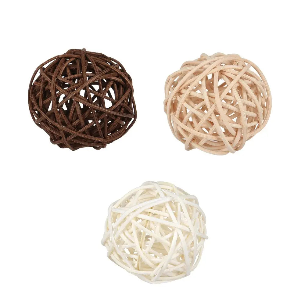 Lot de 10 boules, cœurs et étoiles en rotin tressé