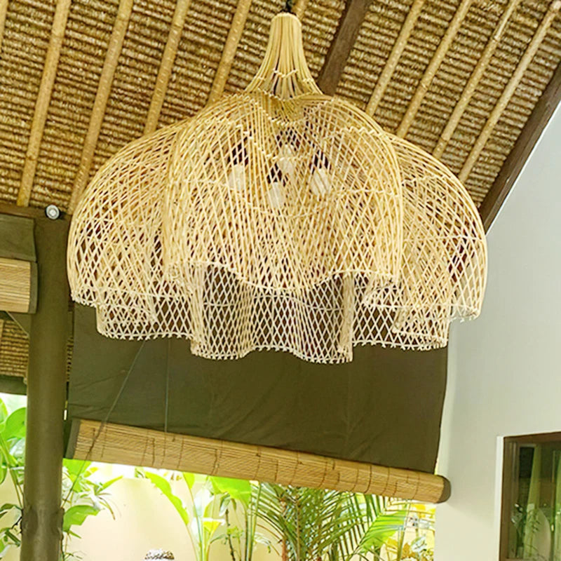 Grand lustre en bambou tressé à 3 lumières
