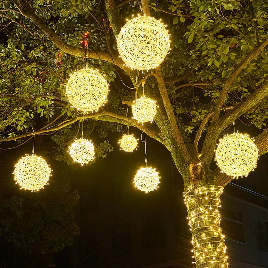 Guirlande lumineuse à boules de rotin tressé