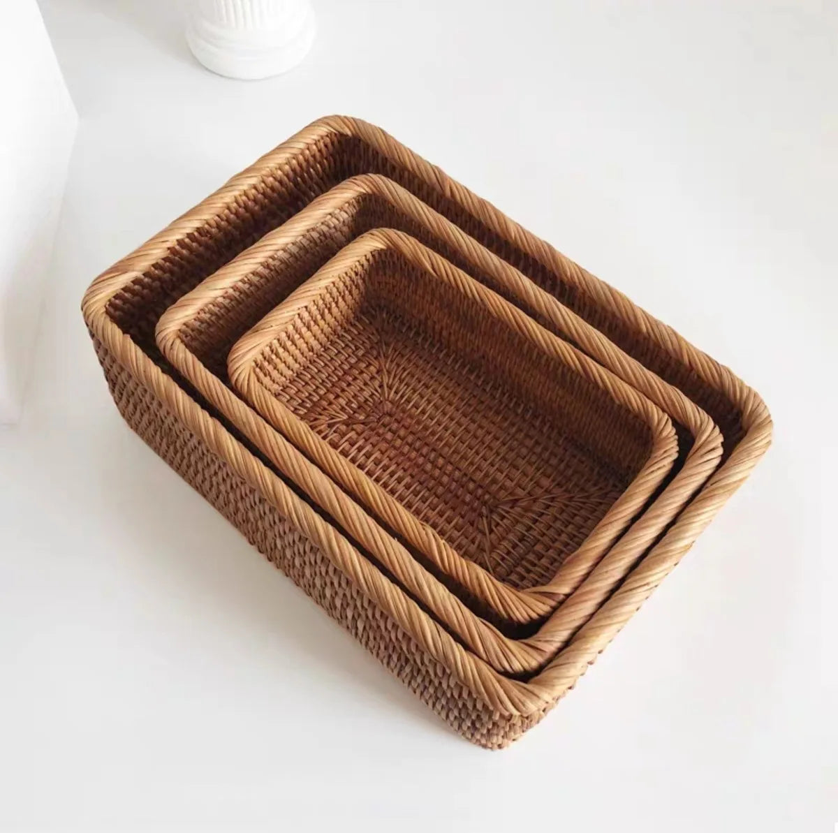 Corbeille rectangulaire en osier tressé main