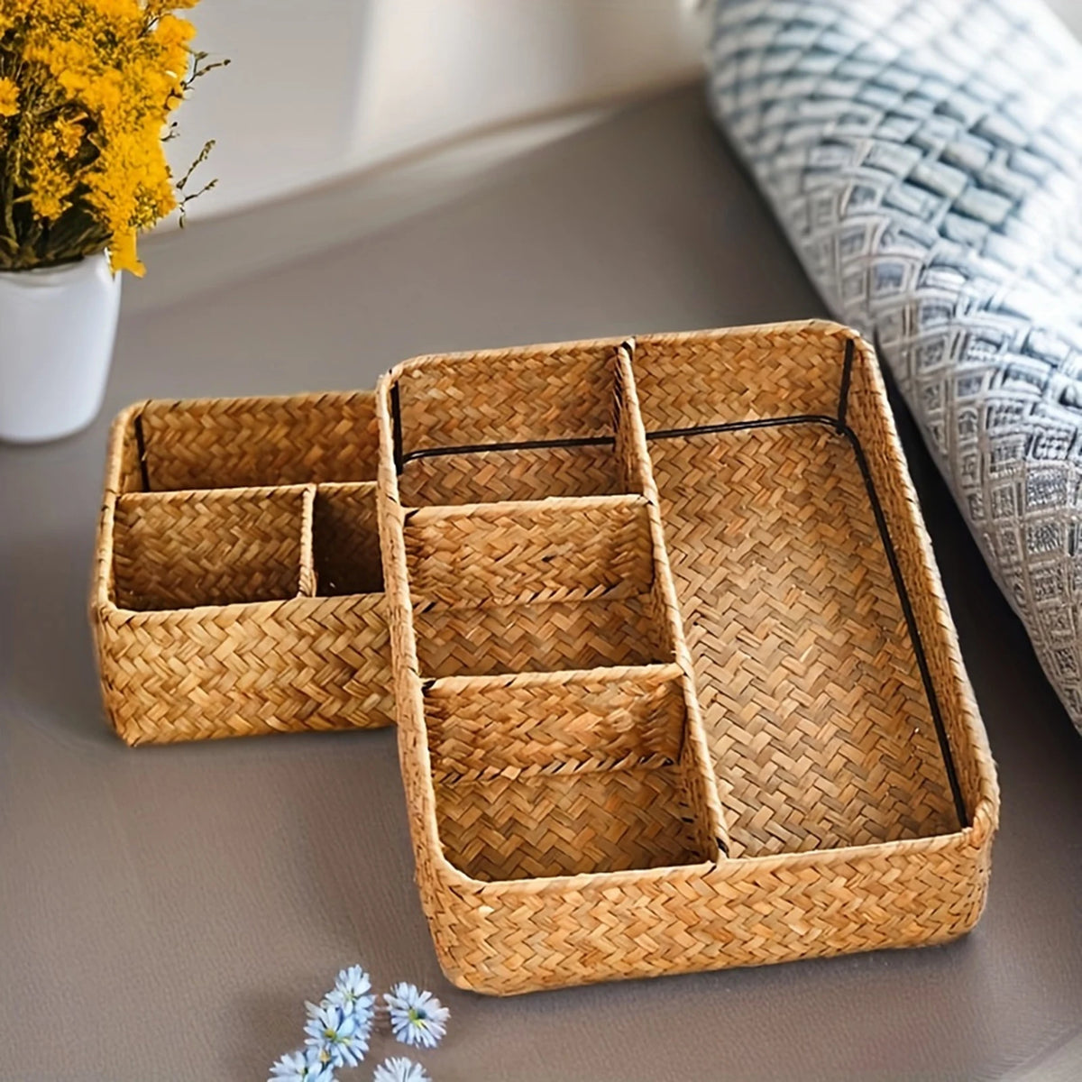 Panier de rangement en jonc de mer tressé à 4 compartiments