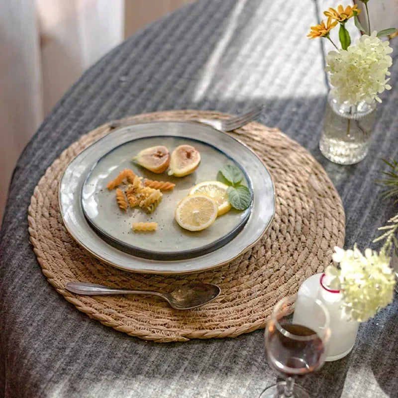 Sets de table ronds en rotin tressé à la main