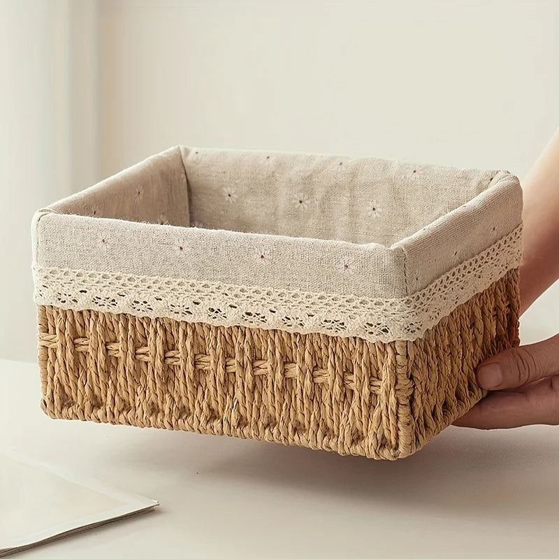 Panier de rangement en rotin tressé avec doublure en dentelle