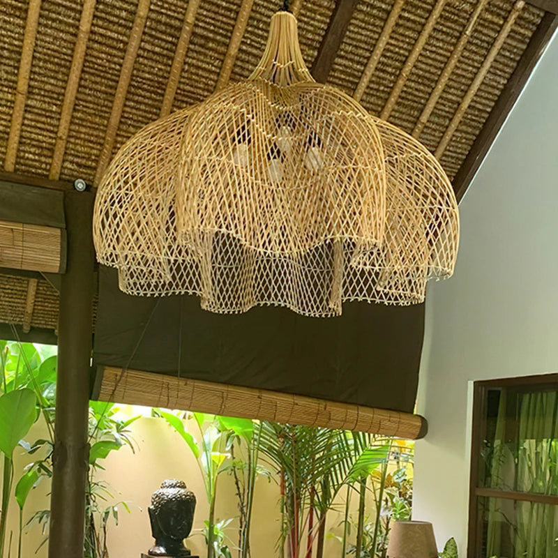 Grand lustre en bambou tressé à 3 lumières