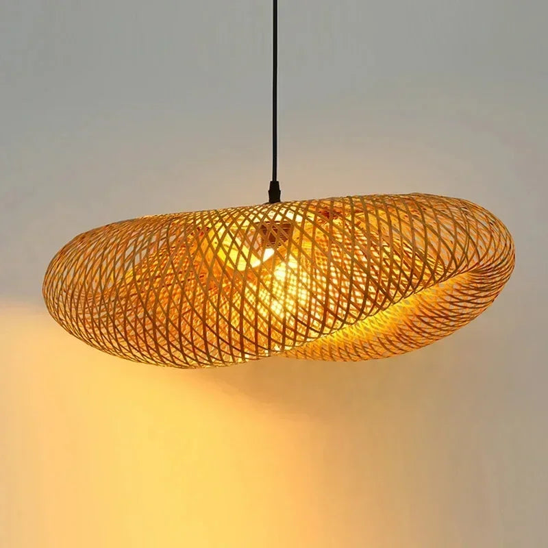Lampe suspendue en bambou tressé fait main