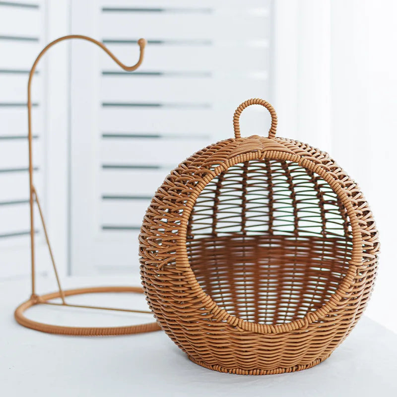 Panier suspendu aspect rotin tressé