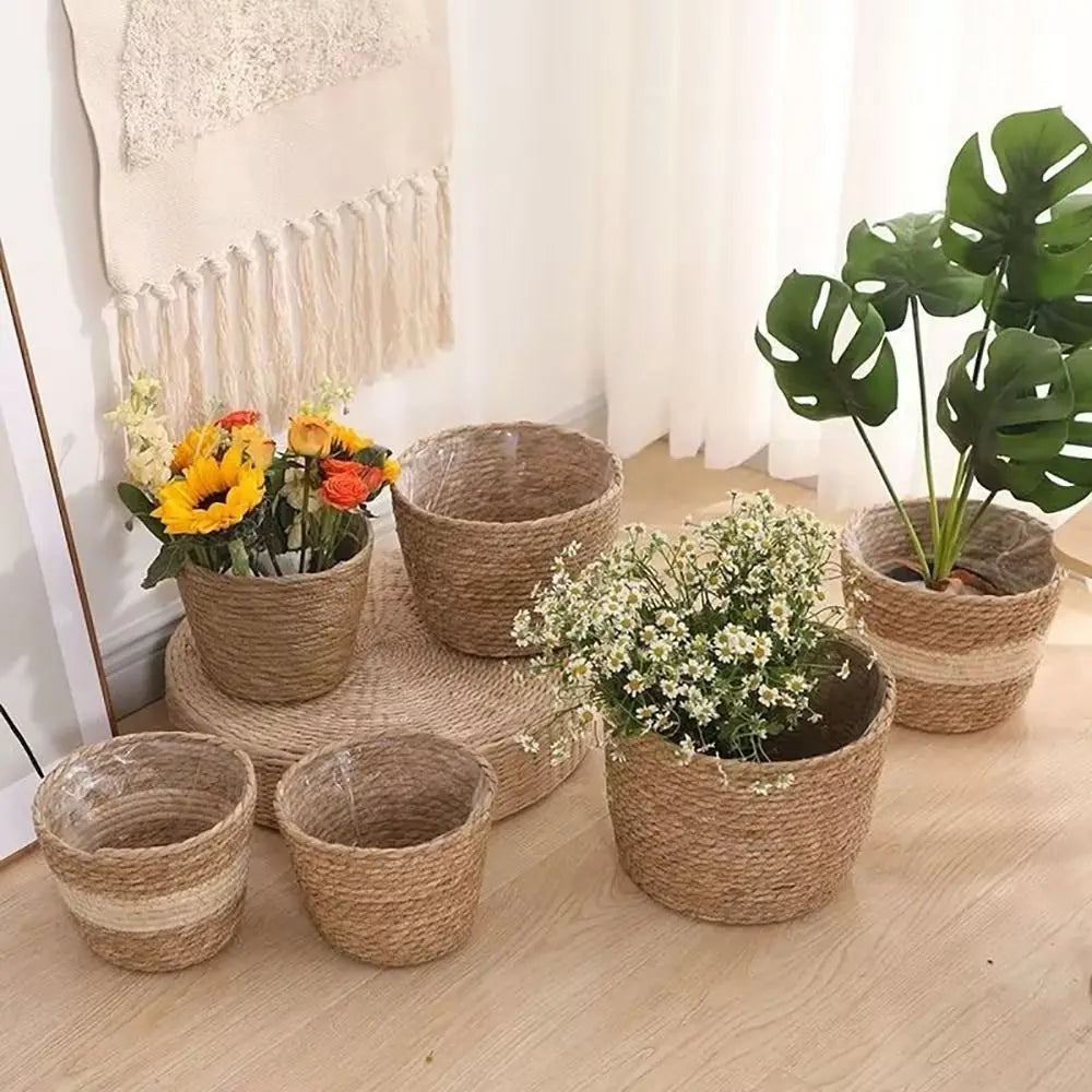 Cache-pot en paille tressée