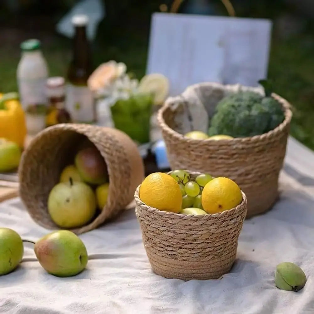 Cache-pot en paille tressée