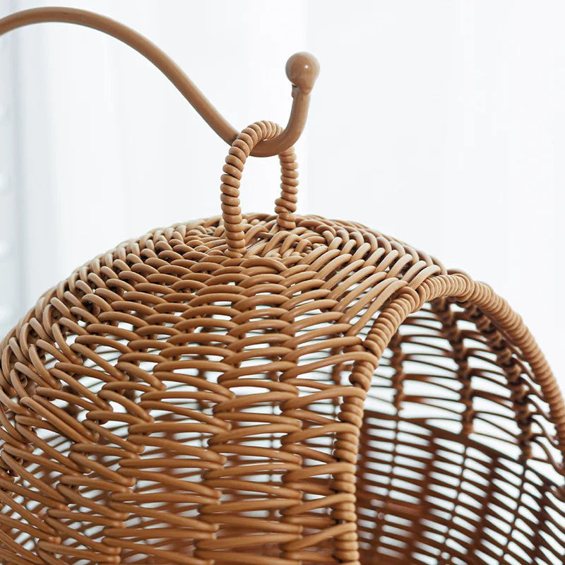 Panier suspendu aspect rotin tressé