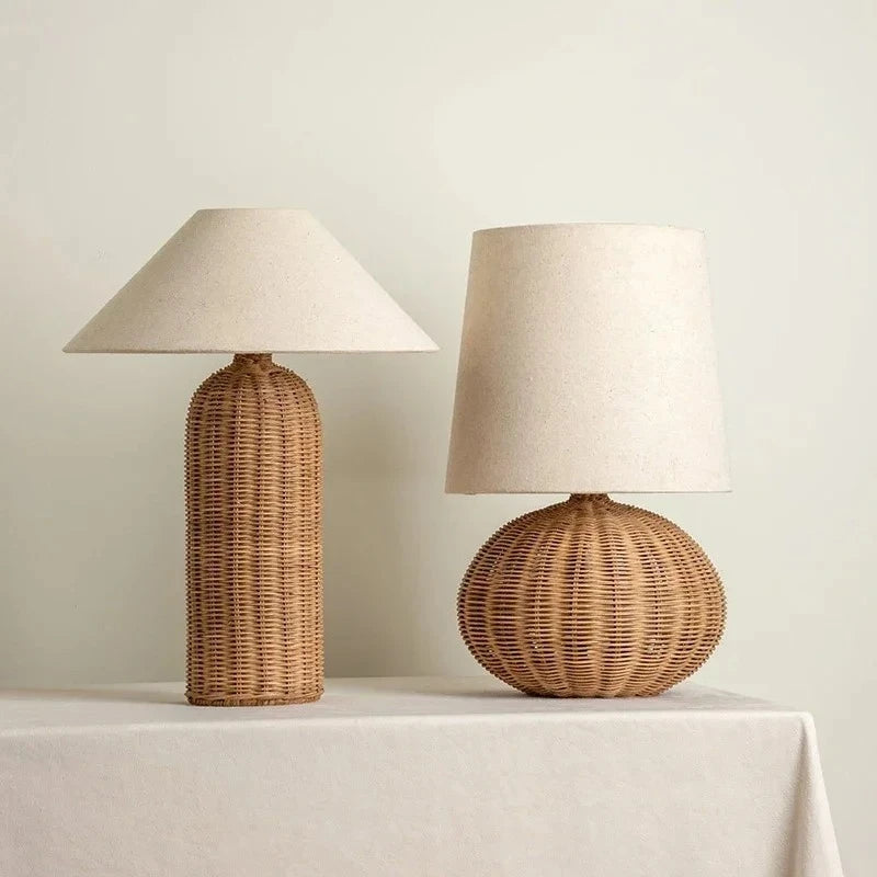 Lampe à poser en rotin tressé style japonais wabi-sabi