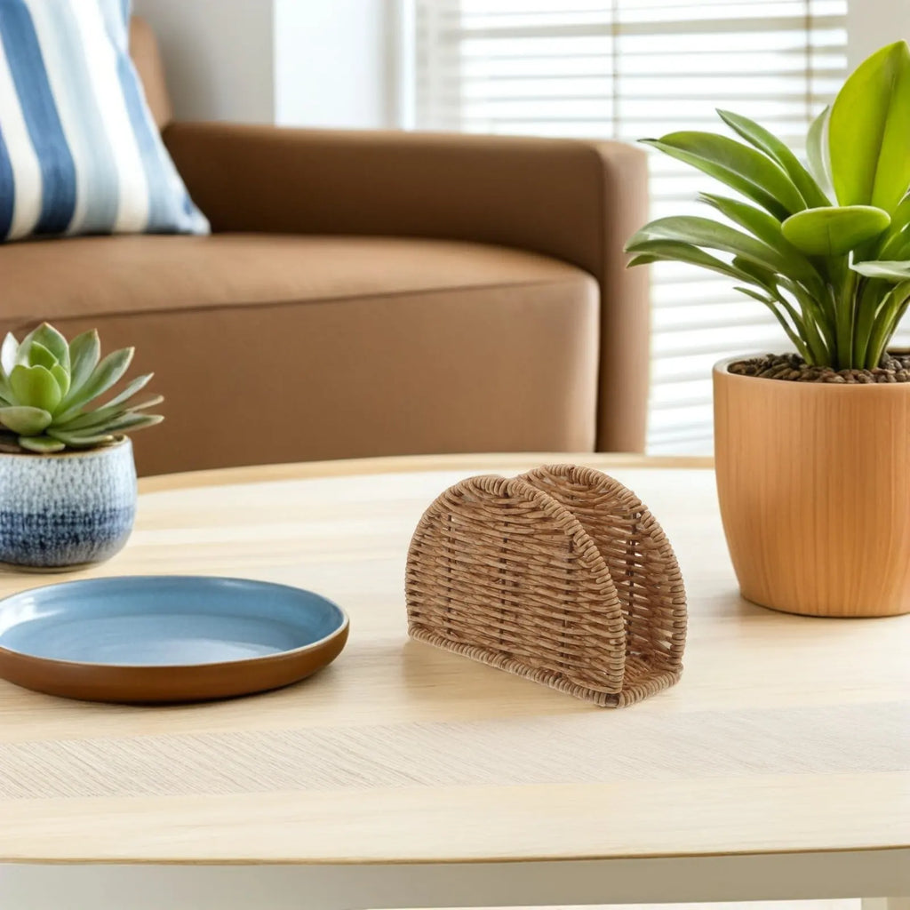 Porte-serviettes sur pied aspect rotin tressé