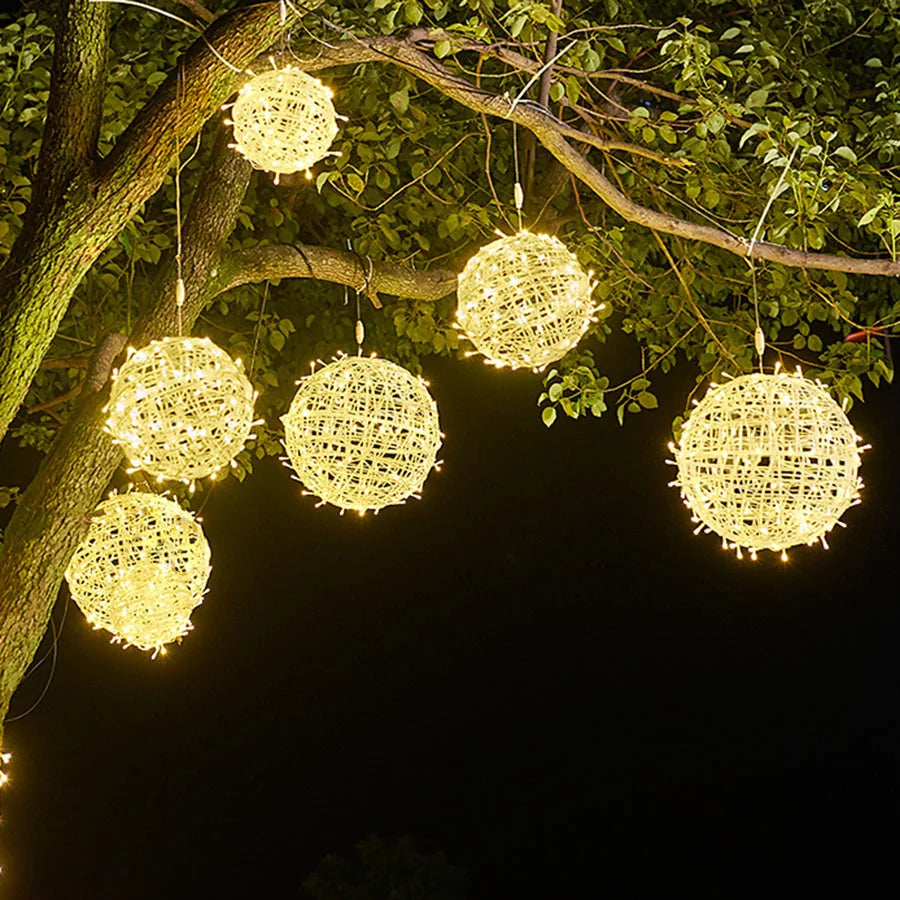 Guirlande lumineuse à boules de rotin tressé