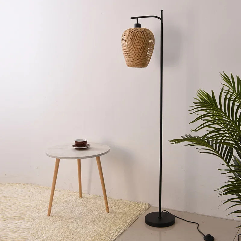 Lampadaire en rotin tressé fait main style américain