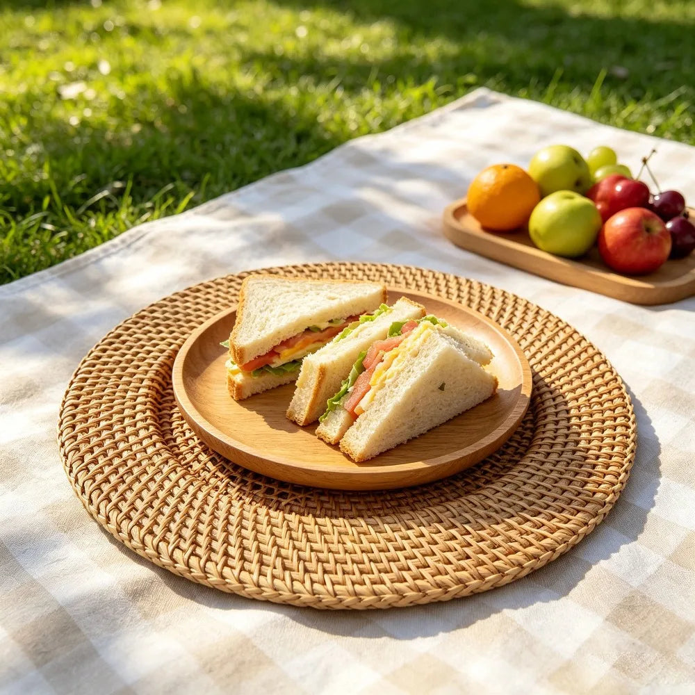 Plateau rond en rotin tressé ajouré 33 cm