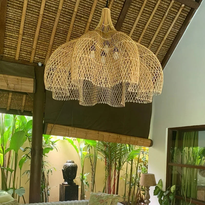 Grand lustre en bambou tressé à 3 lumières